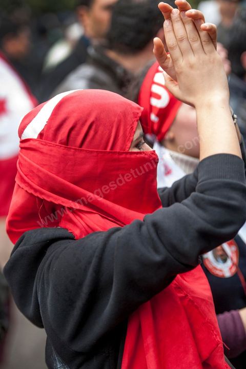 23 février 2013 : près de 3000 partisans et citoyens sont venus protester devant le Ministère de l'Intérieur pour la lenteur de l'enquête sur l'assassinat du militant politique Chokri Belaid le 6 février dernier. Les slogans ont aussi accusé le parti au pouvoir Ennahdha et son dirigeant Rached Ghannouchi.