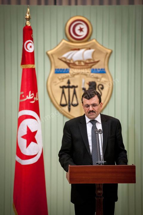 8 mars 2013 : Ali Larayedh, nommé nouveau Premier Ministre tunisien il y a deux semaines vient remettre au Président de la République Moncef Marzouki, la liste des noms pour son nouveau gouvernement. Puis présentation à la presse d ela composition de son nouveau gouvernement qui doit avoir l'approbation de l'Assemblée en début de semaine prochaine.