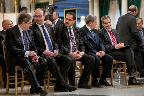 13 mars 2013 : à la présidence de la République, le nouveau gouvernement de Ali Larayedh, qui a remporté le vote de confiance le matin même à l'assemblée, prête serment et pose pour la photo du gouvernement Ennahdha 2 avec le Président de la République Moncef Marzouki.