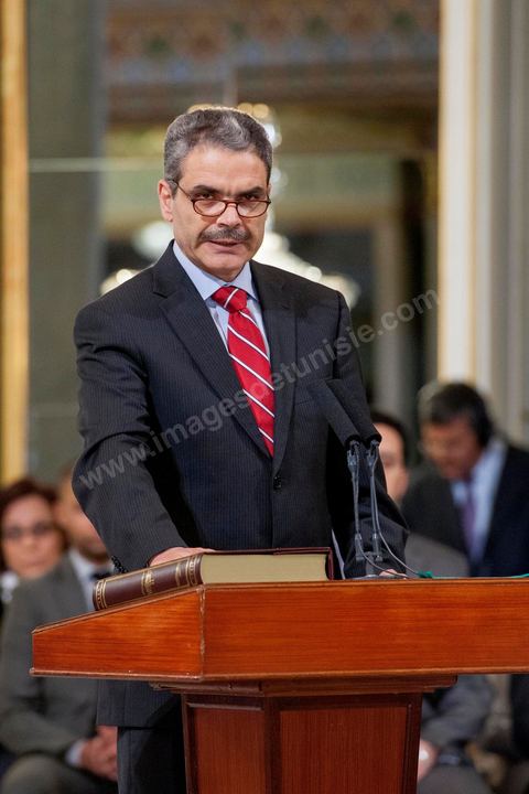 13 mars 2013 : le nouveau ministre de la justice, Nadir Ben Ammou prête serment à la présidence de la République, le nouveau gouvernement de Ali Larayedh, qui a remporté le vote de confiance le matin même à l'assemblée, prête serment et pose pour la photo du gouvernement Ennahdha 2 avec le Président de la République Moncef Marzouki.