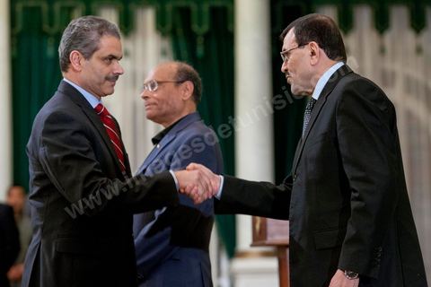 13 mars 2013 : le nouveau ministre de la justice, Nadir Ben Ammou prête serment à la présidence de la République, le nouveau gouvernement de Ali Larayedh, qui a remporté le vote de confiance le matin même à l'assemblée, prête serment et pose pour la photo du gouvernement Ennahdha 2 avec le Président de la République Moncef Marzouki.