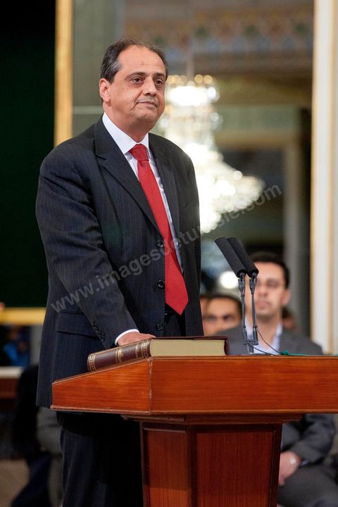 13 mars 2013 : à la présidence de la République, le nouveau gouvernement de Ali Larayedh, qui a remporté le vote de confiance le matin même à l'assemblée, prête serment et pose pour la photo du gouvernement Ennahdha 2 avec le Président de la République Moncef Marzouki.