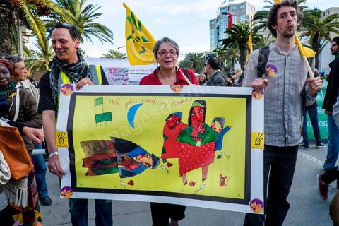 26 mars 2013 : l'ouverture du premier Forum Social Mondial (FSM) en terre arabe est marquée par une grand marche dans Tunis avec les plrésence de plusierus milliers de manifestations altermondialistes venus du monde entier 