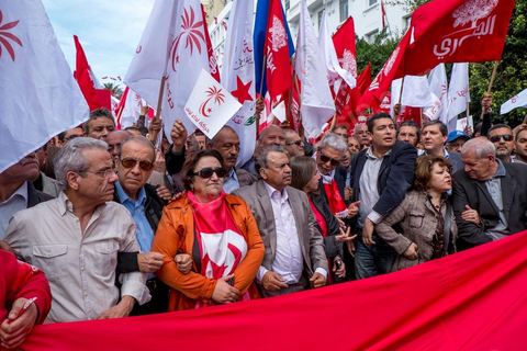 9 avril 2013 : les différents leaders et secrétaires généraux des partis de l'alliance de l'Union pour la Tunisie. à l'occasion de la journée des martyrs, l'avenue Bourguiba à Tunis a accueilli plusieurs marches politiques. Entre la première marche de la nouvelle alliance politique "Union pour la Tunisie", regroupant les partis progressistes Nidaa Tounes, Al Joumhouri, Al Massar, Parti Socialiste et Parti Patriotique, et celle des partisans de Ennahdha et des Ligues de Protection de la Révolution (LPR) la tension a été au maximum mais contrôlé par un dispositif sécuritaire impotant et efficace.