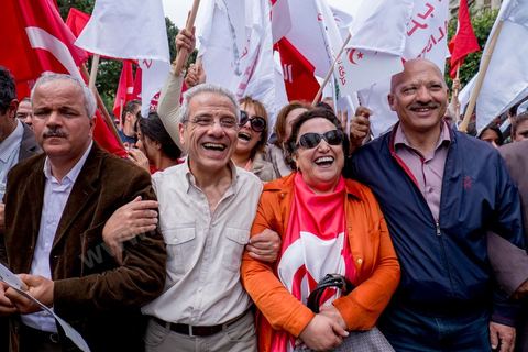 9 avril 2013 : les différents leaders et secrétaires généraux des partis de l'alliance de l'Union pour la Tunisie. à l'occasion de la journée des martyrs, l'avenue Bourguiba à Tunis a accueilli plusieurs marches politiques. Entre la première marche de la nouvelle alliance politique "Union pour la Tunisie", regroupant les partis progressistes Nidaa Tounes, Al Joumhouri, Al Massar, Parti Socialiste et Parti Patriotique, et celle des partisans de Ennahdha et des Ligues de Protection de la Révolution (LPR) la tension a été au maximum mais contrôlé par un dispositif sécuritaire impotant et efficace.