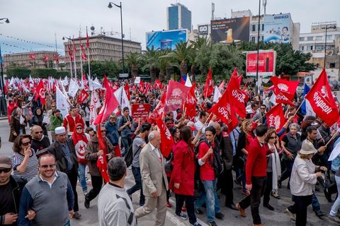 9 avril 2013 : à l'occasion de la journée des martyrs, l'avenue Bourguiba à Tunis a accueilli plusieurs marches politiques. Entre la première marche de la nouvelle alliance politique "Union pour la Tunisie", regroupant les partis progressistes Nidaa Tounes, Al Joumhouri, Al Massar, Parti Socialiste et Parti Patriotique, et celle des partisans de Ennahdha et des Ligues de Protection de la Révolution (LPR) la tension a été au maximum mais contrôlé par un dispositif sécuritaire impotant et efficace.