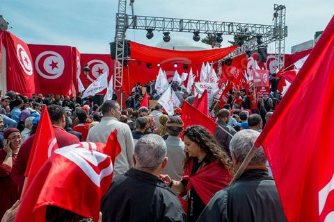 9 avril 2013 : meeting à Bab Souika, quartier populaire de Tunis, de l'Union pour la Tunisie à l'occasion de la journée des martyrs et après la première marche politique  à l'avenue Bourguiba à Tunis de la nouvelle alliance politique "Union pour la Tunisie", regroupant les partis progressistes Nidaa Tounes, Al Joumhouri, Al Massar, Parti Socialiste et Parti Patriotique.