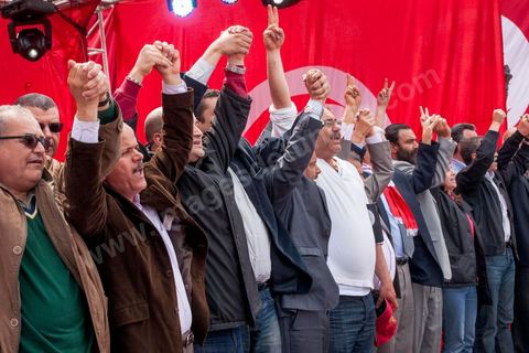 9 avril 2013 : leaders et secrétaires généraux des 5 partis de l'alliance "Union pour la Tunisie" au meeting à Bab Souika, quartier populaire de Tunis, de l'Union pour la Tunisie à l'occasion de la journée des martyrs et après la première marche politique  à l'avenue Bourguiba à Tunis de la nouvelle alliance politique "Union pour la Tunisie", regroupant les partis progressistes Nidaa Tounes, Al Joumhouri, Al Massar, Parti Socialiste et Parti Patriotique.