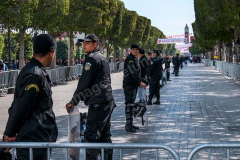 April 9, 2013: As part of security measures, police cordoned off both sides of the avenue. On Martyrs’ Day, Bourguiba Avenue in Tunis hosted several political marches. Between the first march by the new political alliance “Union for Tunisia”—comprising the progressive parties Nidaa Tounes, Al Joumhouri, Al Massar, the Socialist Party, and the Patriotic Party—and the march by supporters of Ennahdha and the Leagues for the Protection of the Revolution (LPR), tensions were at their peak but were kept under control by a substantial and effective security presence.