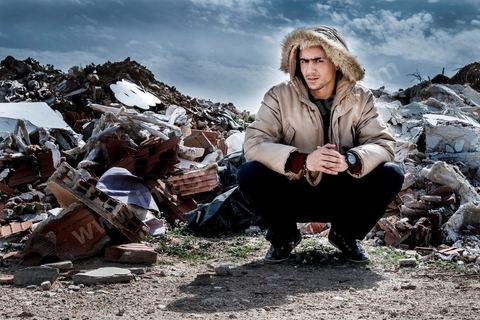 28 mars 2013 : rencontre avec le rappeur Alaa Yaacoubi alias Weld El 15, qui se cache en Tunisie après sa condamnation par contumance à deux ans de prison avec 4 autres rappeurs pour sa chanson et son clip video du morceau musical "Boulicia Kleb" qui veut dire "les policiers sont des chiens". Dans ce Clip, Weld El 15 relate son vécu avec la justice et la police, le clip a été qualifié d’injure et d’immoral par les autorités tunisiennes.