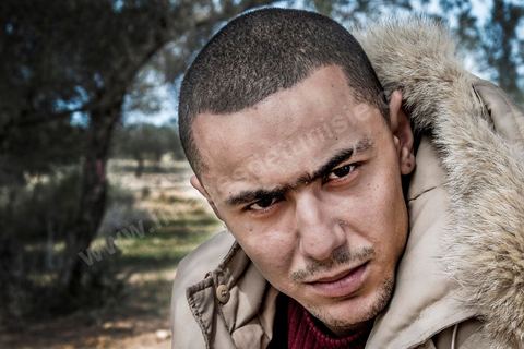 28 mars 2013 : rencontre avec le rappeur Alaa Yaacoubi alias Weld El 15, qui se cache en Tunisie après sa condamnation par contumance à deux ans de prison avec 4 autres rappeurs pour sa chanson et son clip video du morceau musical "Boulicia Kleb" qui veut dire "les policiers sont des chiens". Dans ce Clip, Weld El 15 relate son vécu avec la justice et la police, le clip a été qualifié d’injure et d’immoral par les autorités tunisiennes.