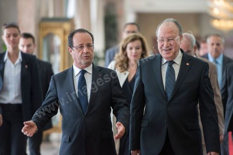 5 juillet 2013 : Réception de François Hollande par Mustapha Ben Jaafar, président de l'Assemblée nationale constituante, lors de la visite d'Etat de Président de la République française à Tunis les 4 et 5 juillet 2013.
