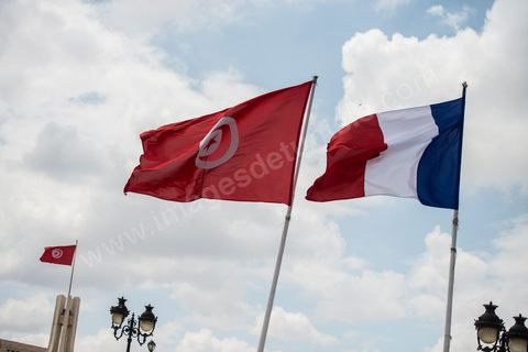 5 juillet 2013 : Drapeaux français à Tuns lors la visite d'Etat de Président de la République française les 4 et 5 juillet 2013.