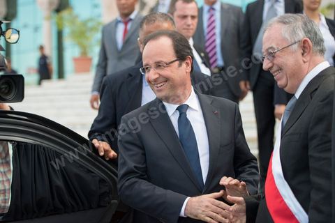 5 juillet 2013 : François Hollande et le maire de Tunis, Seifallah Lasram, lors de la visite d'Etat du président français en Tunisie les 4 et 5 juillet.