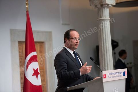 5 juillet 2013 : Conférence de presse de François Hollande au Palais du Baron d'Erlanger, à Sidi Bou Saïd, lors de sa visite d'Etat en Tunisie les 4 et 5 juillet.