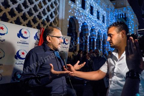 3 août 2013 : Plus de 50 000 manifestants à l'appel du parti islamiste au pouvoir Ennahdha grand rassemblement à la place d ela Kasbah à Tunis en réponse aux rassemblements de l'opposition au Bardo suit à l'assassinat du député de gauche Brahmi et des 8 militaires à Chambi.