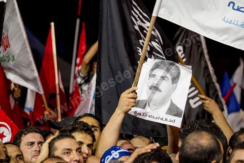 3 août 2013 : Plus de 50 000 manifestants à l'appel du parti islamiste au pouvoir Ennahdha grand rassemblement à la place d ela Kasbah à Tunis en réponse aux rassemblements de l'opposition au Bardo suit à l'assassinat du député de gauche Brahmi et des 8 militaires à Chambi.