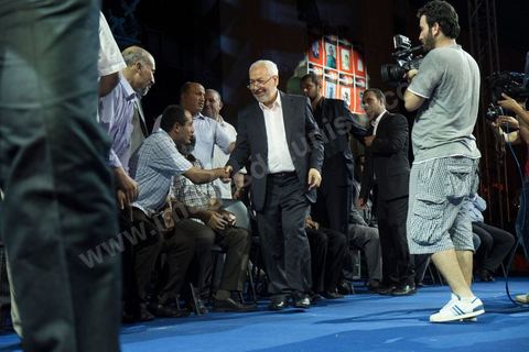 3 août 2013 : Plus de 50 000 manifestants à l'appel du parti islamiste au pouvoir Ennahdha grand rassemblement à la place d ela Kasbah à Tunis en réponse aux rassemblements de l'opposition au Bardo suit à l'assassinat du député de gauche Brahmi et des 8 militaires à Chambi.
