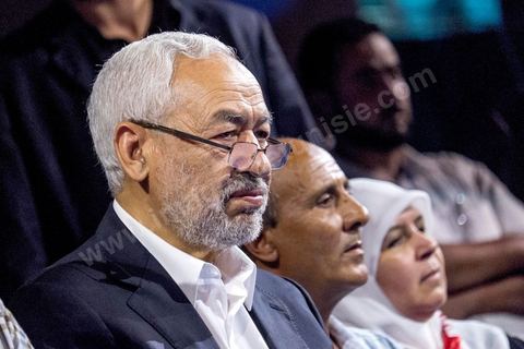 3 août 2013 : Plus de 50 000 manifestants à l'appel du parti islamiste au pouvoir Ennahdha grand rassemblement à la place d ela Kasbah à Tunis en réponse aux rassemblements de l'opposition au Bardo suit à l'assassinat du député de gauche Brahmi et des 8 militaires à Chambi.