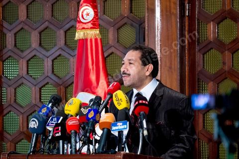 4 août 2013 : Lotfi Ben Jeddou, Ministre de l'Intérieur en conférence de presse sur la situation sécuritaire et la lutte antiterroriste en cours. Il a annoncé qu’un suspect de "terrorisme" avait été tué et quatre complices arrêtés lors d’une opération ce dimanche près de Tunis.