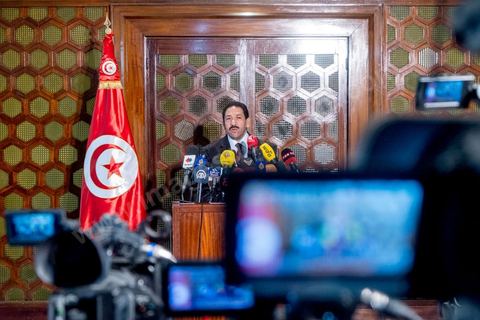 4 août 2013 : Lotfi Ben Jeddou, Ministre de l'Intérieur en conférence de presse sur la situation sécuritaire et la lutte antiterroriste en cours. Il a annoncé qu’un suspect de "terrorisme" avait été tué et quatre complices arrêtés lors d’une opération ce dimanche près de Tunis.