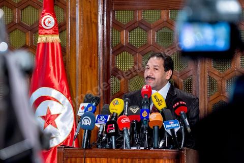 4 août 2013 : Lotfi Ben Jeddou, Ministre de l'Intérieur en conférence de presse sur la situation sécuritaire et la lutte antiterroriste en cours. Il a annoncé qu’un suspect de "terrorisme" avait été tué et quatre complices arrêtés lors d’une opération ce dimanche près de Tunis.