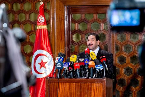 4 août 2013 : Lotfi Ben Jeddou, Ministre de l'Intérieur en conférence de presse sur la situation sécuritaire et la lutte antiterroriste en cours. Il a annoncé qu’un suspect de "terrorisme" avait été tué et quatre complices arrêtés lors d’une opération ce dimanche près de Tunis.