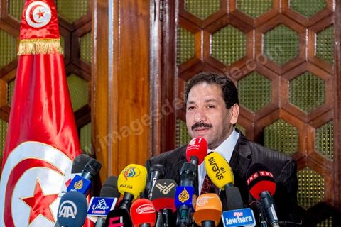 4 août 2013 : Lotfi Ben Jeddou, Ministre de l'Intérieur en conférence de presse sur la situation sécuritaire et la lutte antiterroriste en cours. Il a annoncé qu’un suspect de "terrorisme" avait été tué et quatre complices arrêtés lors d’une opération ce dimanche près de Tunis.
