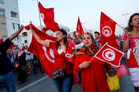 August 24, 2013: Amid the sit-in by members of parliament at the Bardo, the Tunisian opposition—united in a diverse coalition ranging from the far left to the center-right—mobilized nearly 7,000 of its supporters in Tunis to launch its “Week of Departure,” which aims to force, through peaceful demonstrations, the Ennahda-led government to resign following a month-long political stalemate triggered by the assassination of an opposition figure. 