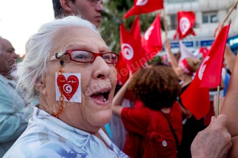 August 24, 2013: Amid the sit-in by members of parliament at the Bardo, the Tunisian opposition—united in a diverse coalition ranging from the far left to the center-right—mobilized nearly 7,000 of its supporters in Tunis to launch its “Week of Departure,” which aims to force, through peaceful demonstrations, the Ennahda-led government to resign following a month-long political stalemate triggered by the assassination of an opposition figure. 