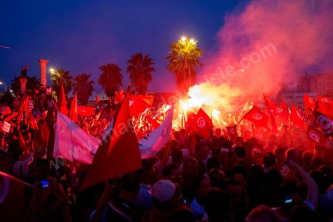 August 24, 2013: Amid the sit-in by members of parliament at the Bardo, the Tunisian opposition—united in a diverse coalition ranging from the far left to the center-right—mobilized nearly 7,000 of its supporters in Tunis to launch its “Week of Departure,” which aims to force, through peaceful demonstrations, the Ennahda-led government to resign following a month-long political stalemate triggered by the assassination of an opposition figure. 
