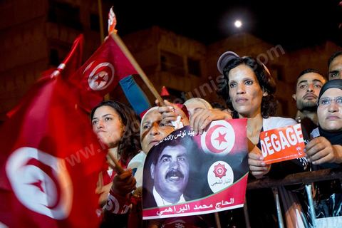 August 24, 2013: Amid the sit-in by members of parliament at the Bardo, the Tunisian opposition—united in a diverse coalition ranging from the far left to the center-right—mobilized nearly 7,000 of its supporters in Tunis to launch its “Week of Departure,” which aims to force, through peaceful demonstrations, the Ennahda-led government to resign following a month-long political stalemate triggered by the assassination of an opposition figure. 