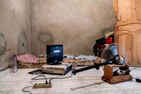 Wissem’s room has remained untouched since he left for Italy in March 2011. At the home of Ahmed and Janet RIHIME in the Kabaria neighborhood. These parents have been searching for their 19-year-old son, Wissem, since March 2011. The tragedy struck this family twice when Janet, the mother, in a fit of despair, set herself on fire a few months ago.