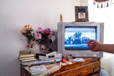 In Kabaria, a working-class neighborhood in the southern suburbs of Tunis, we visit Nourredine MBAREK, the father of Karim, who went missing on March 29, 2011. Nourredine shows us his son Karim in the Canale 5 report filmed in Lampedusa.
