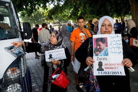 On September 6, 2013, about 50 families of missing Tunisian migrants gathered with advocacy groups in front of the Italian Embassy in downtown Tunis to call on the Italian government to launch an investigation. Following a meeting with the embassy’s secretary general, he told them to take up the matter with the Tunisian government. 