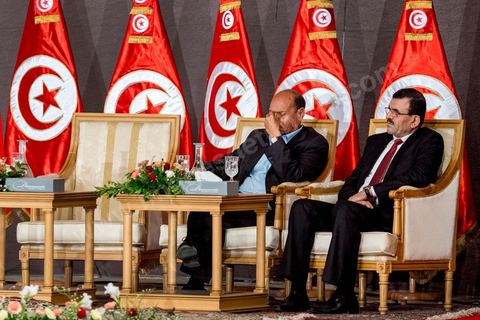5 octobre 2013 :  Ali Larayedh, président du gouvernement, et Moncef Marzouki, Président de la République, au palais des Congrès de Tunis démarrage du Dialogue National en présence des 3 Présidents et sous la houlette du syndicat UGTT. 4 semaines de négociations autour de la feuille de route qui prévoit la formation d'un gouvernement apolitique et l'adoption d'un calendrier électoral à la fin du mois.