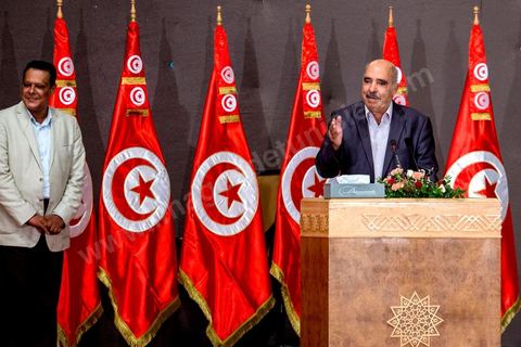 5 octobre 2013 : Abdessatar Ben Moussa, président de la LTDH, au palais des Congrès de Tunis démarrage du Dialogue National en présence des 3 Présidents et sous la houlette du syndicat UGTT. 4 semaines de négociations autour de la feuille de route qui prévoit la formation d'un gouvernement apolitique et l'adoption d'un calendrier électoral à la fin du mois.