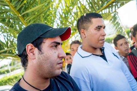 26 septembre 2013 : Devant le tribunal, rappeurs et jeunes collégiens venus soutenir Klay BBJ au tribunal cantonal de Hammamet le rappeur Klay BBJ comparait en opposition à sa condamnation par contumace de 1 an et 9 mois de prison ferme suite à leur représentation au Festival d'Hammamet. Le juge condamne Le rappeur à 6 mois de prion ferme pour outrage à fonctionnaires de police pour avoir chanter un extrait de la chanson de Weld El XV "Boulicia Kleb" (les poiliciers sont des chiens). 