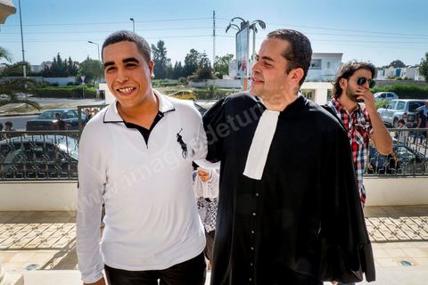 26 septembre 2013 : Avec son avocat défenseur des rappeurs Ghazi Mrabet, Klay BBJ se rend à son audience au tribunal cantonal de Hammamet le rappeur Klay BBJ comparait en opposition à sa condamnation par contumace de 1 an et 9 mois de prison ferme suite à leur représentation au Festival d'Hammamet. Le juge condamne Le rappeur à 6 mois de prion ferme pour outrage à fonctionnaires de police pour avoir chanter un extrait de la chanson de Weld El XV "Boulicia Kleb" (les poiliciers sont des chiens). 