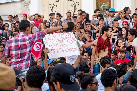 October 23, 2013: Two years after Tunisia’s first free elections, several thousand protesters took to H. Bourguiba Avenue in Tunis to protest against the current government, call for the launch of a national dialogue, and pay tribute to the political martyrs assassinated in recent months. The security situation and political tensions are at the heart of the Tunisians’ demands. The day was marked by the deaths of six more gendarmes at the hands of Salafists near Sidi Bouzid in central Tunisia. 