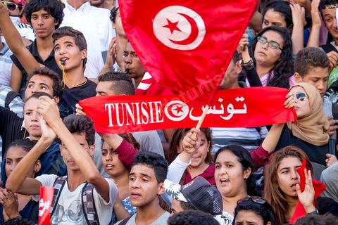 October 23, 2013: Two years after Tunisia’s first free elections, several thousand protesters took to H. Bourguiba Avenue in Tunis to protest against the current government, call for the launch of a national dialogue, and pay tribute to the political martyrs assassinated in recent months. The security situation and political tensions are at the heart of the Tunisians’ demands. The day was marked by the deaths of six more gendarmes at the hands of Salafists near Sidi Bouzid in central Tunisia. 