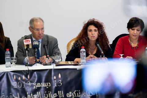 December 13, 2013: A rally and march in support of Jabeur Mejri were organized yesterday by the Tunisian Association of Democratic Women (ATFD), the Jabeur Support Committee (Movement 13), the International Federation for Human Rights (FIDH), the Euro-Med Network, the Tunisian Human Rights League (LTDH), the Défi Association, and the Tunisian Organization for Citizenship (OTC). Sentenced in the first instance on March 28, 2012, and then on appeal on June 25 of that year, to seven and a half years in prison for posting cartoons deemed blasphemous on his Facebook wall, Jabeur Mejri can now only count on a presidential pardon to regain his freedom (he has decided not to appeal to the Court of Cassation). All his supporters had hoped that International Human Rights Day on December 10 would provide the ideal opportunity for such an act of clemency. Once again, their hopes have been dashed.