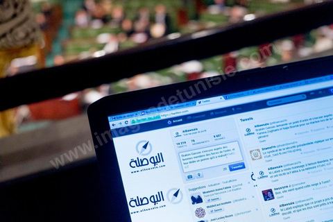 During a plenary session of the assembly, Tammen tweets all the important facts and statements on behalf of Al Bawsala. Al Bawsala (The Compass) is a Tunisian non-profit, non-governmental organization. It is independent of any political influence. Since 2012, the team has been serving as an observatory for the National Constituent Assembly.