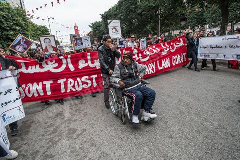 14 janvier 2014 : Des familles de martyrs et les blessés de la Révolution ont manifesté le 14 janvier 2014, à l'occasion du 3ème anniversaire du départ de Ben Ali pour réclamer une meilleure prise en charge et la condamnation des responsables.