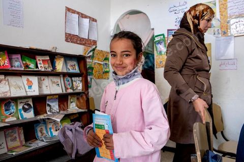 17 janvier 2014 : dans le village de Grawa, une association tenue par des femmes accompagne les enfants dans leur scolarité par des  séances de soutien scolaire. Pour l'année 2012-2013 plus de 100 000 éléves ont quitté l'école selon le ministre de l'Education. 