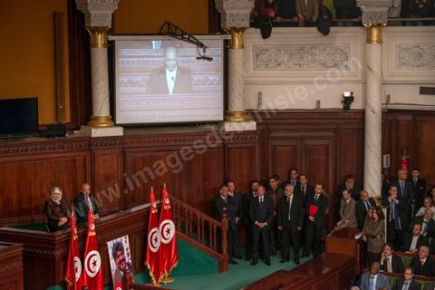 27 janvier 2014 : Discours de Moncef Marzouki, Président de la République, lors de la cérémonie de signature de la Constitution à l'assemblée constituante, le 27 janvier 2014 en présence de personnalités nationales et internationales.