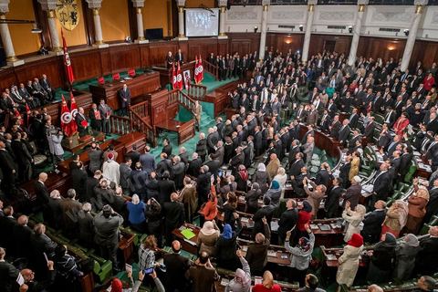 27 janvier 2014 : Cérémonie de signature de la Constitution à l'assemblée constituante, le 27 janvier 2014 en présence de personnalités nationales et internationales.