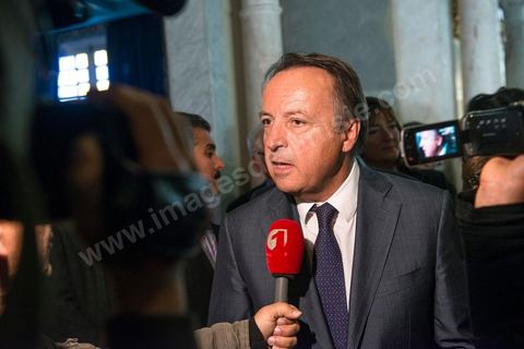 27 janvier 2014 : Jean-Pierre  Bel, président du Sénat français lors de la cérémonie de signature de la Constitution à l'assemblée constituante, le 27 janvier 2014 en présence de personnalités nationales et internationales.