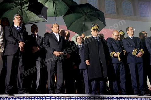 27 janvier 2014 : Moncef Marzouki entouré des gouverneurs au palais de Carthage après Cérémonie de signature de la Constitution à l'assemblée constituante, le 27 janvier 2014 en présence de personnalités nationales et internationales.