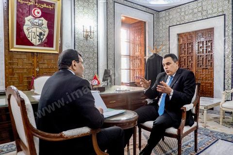 29 janvier 2014 : dans le bureau du Premier Ministre à la Kasbah, rencontre de passation de pouvoir entre Ali Larayedh, premier ministre sortant, et Mehdi Jomaa, nouveau premier ministre.